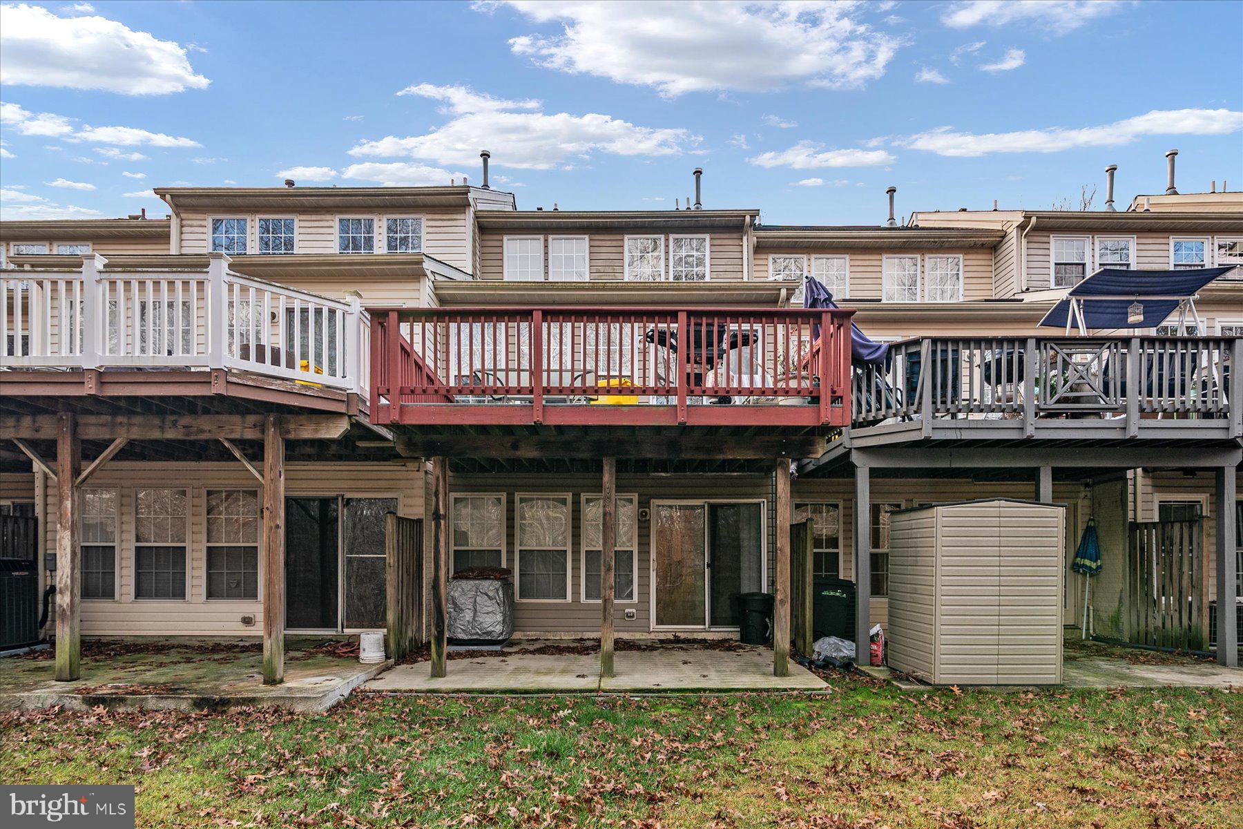 SEVEN OAKS - Residential