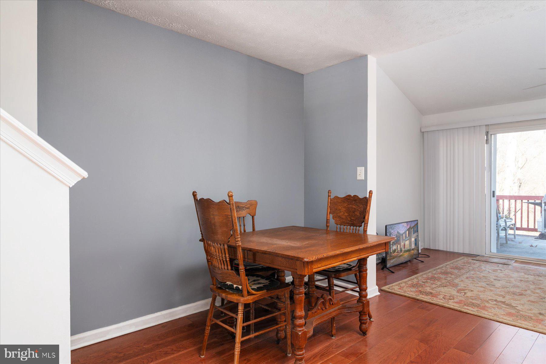 SEVEN OAKS - Residential