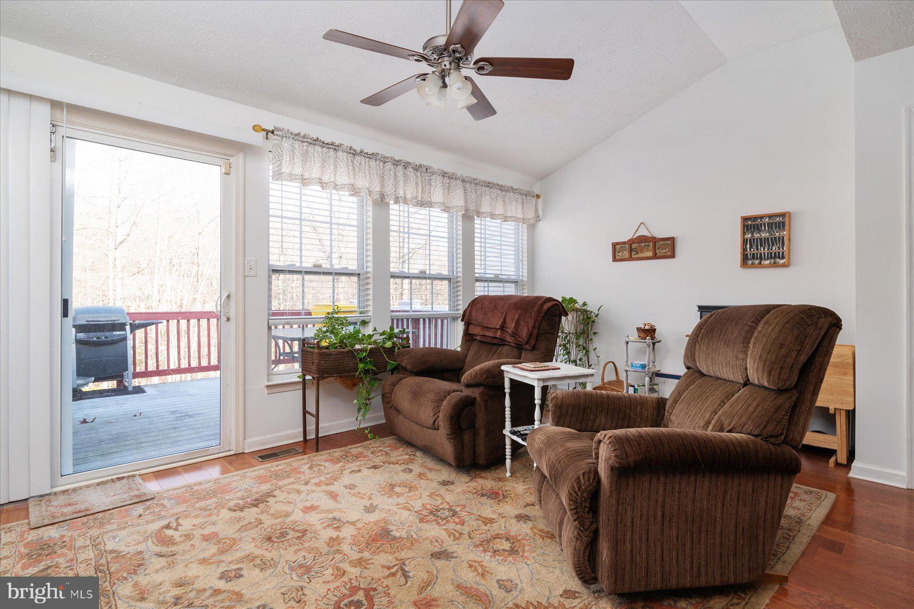 SEVEN OAKS - Residential