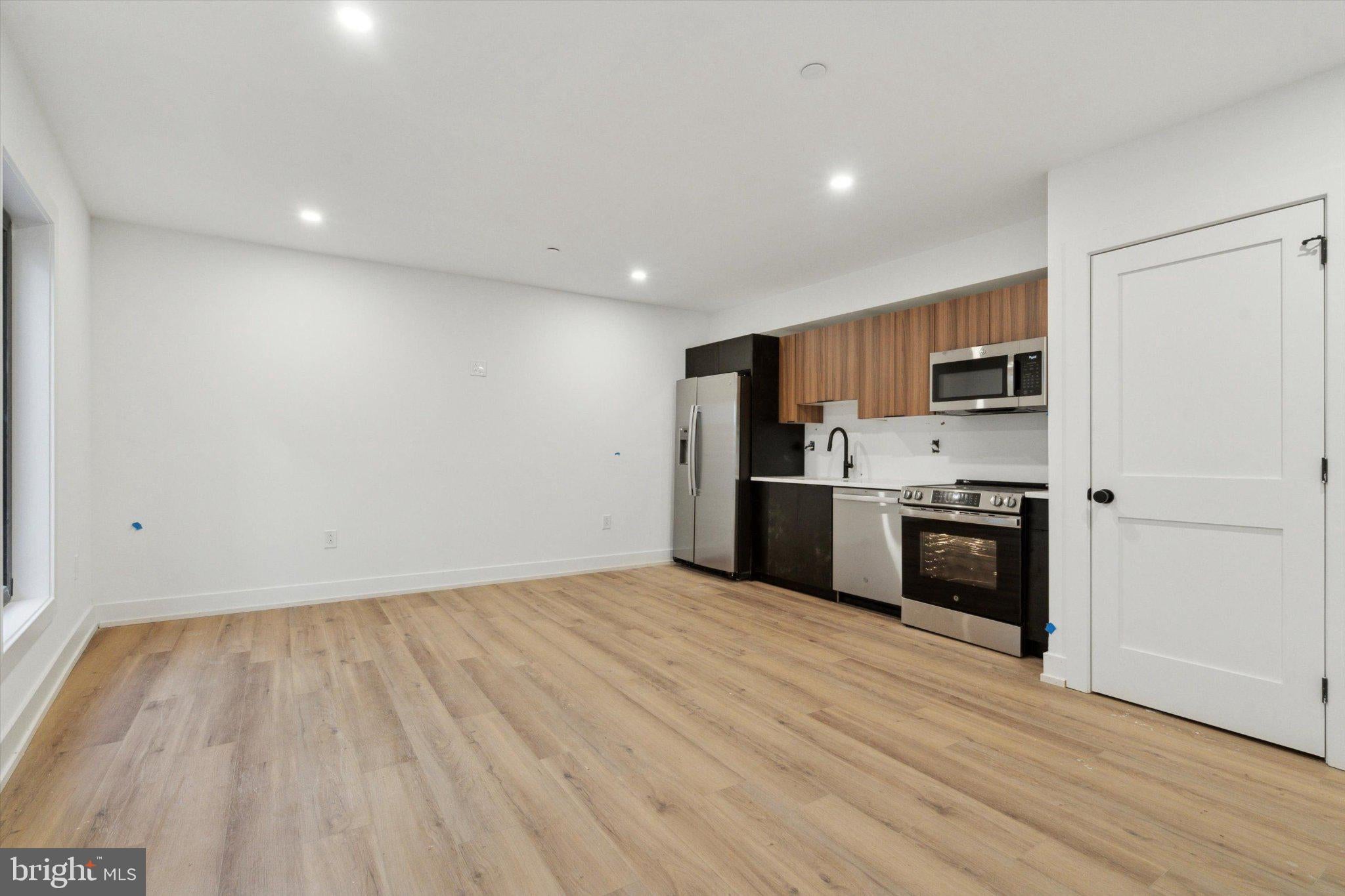 808 N 3RD STREET 18 11
