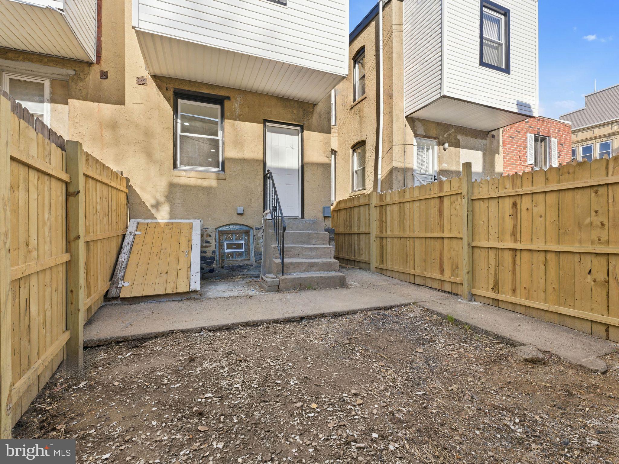 UNIVERSITY CITY - Residential