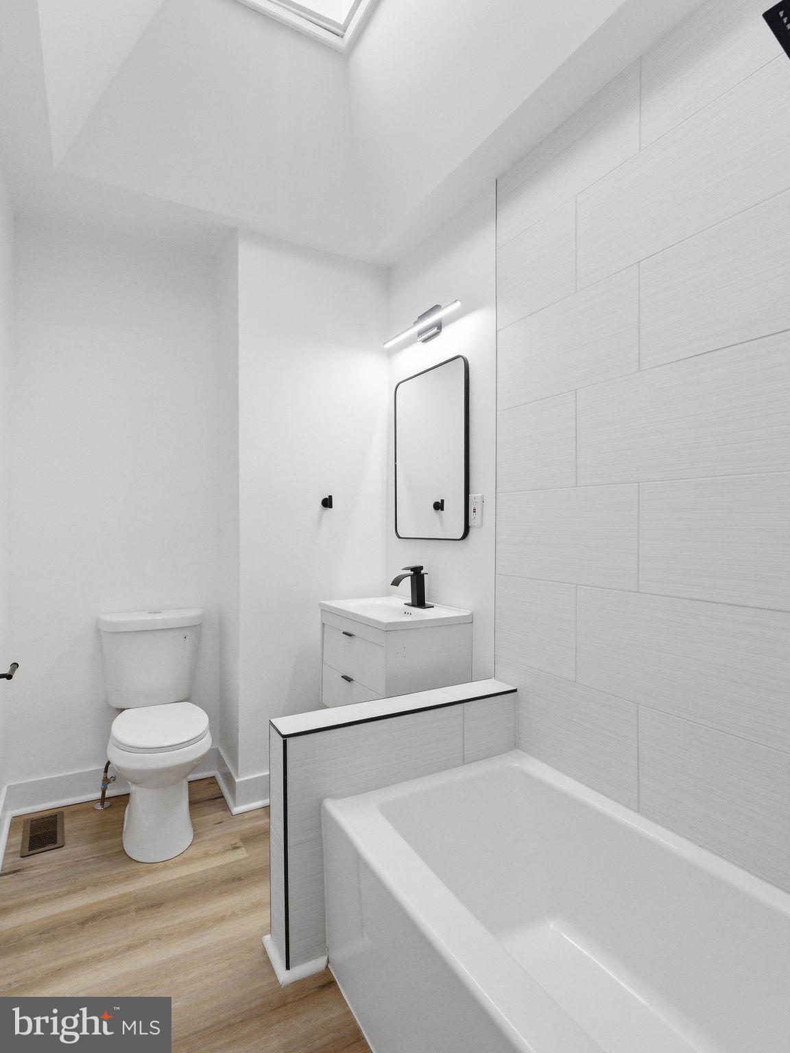 UNIVERSITY CITY - Residential