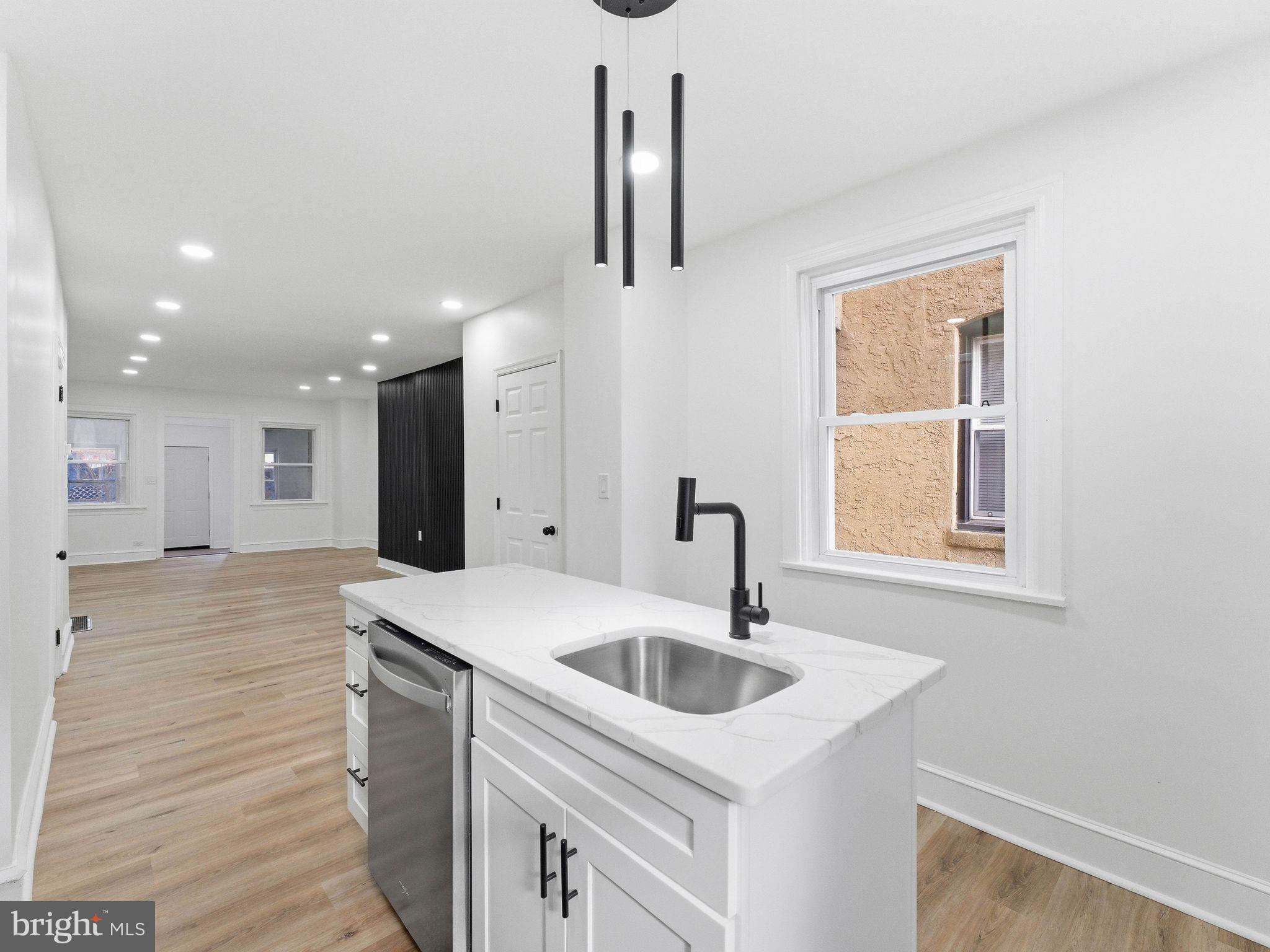 UNIVERSITY CITY - Residential