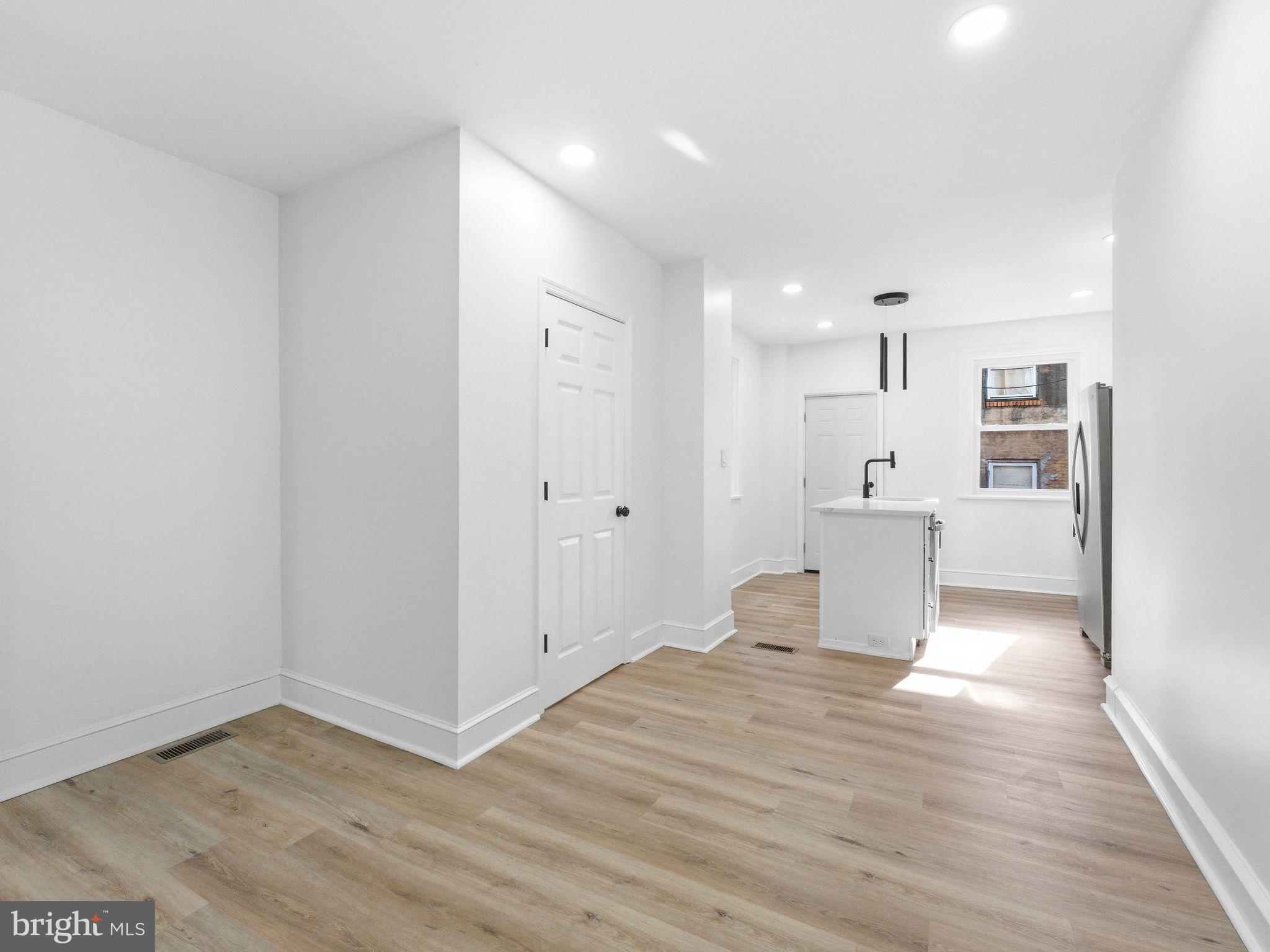 UNIVERSITY CITY - Residential