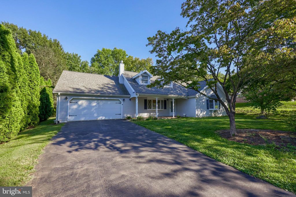 Photo of 1721 Hidden Lane, Lancaster, PA 17603 (MLS # PALA2056442)