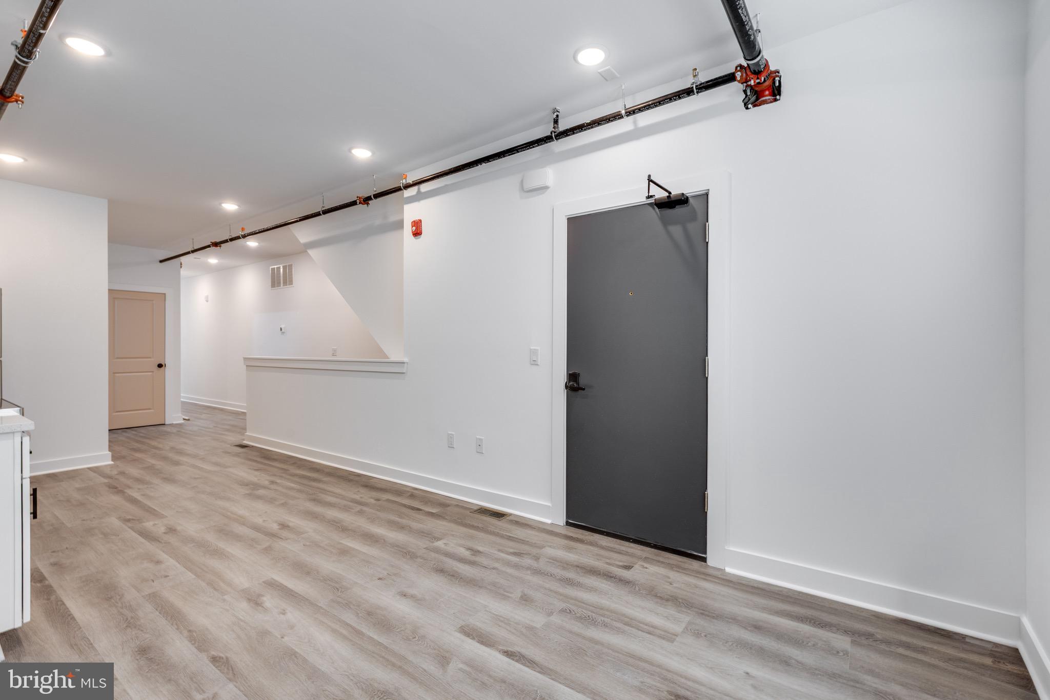 1634 W SUSQUEHANNA AVENUE 1