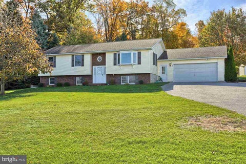 Photo of 571 E Tolna Road, SHREWSBURY, PA 17361 (MLS # PAYK2111714)