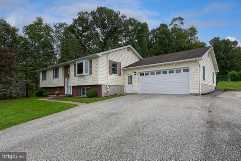 Homes For Sale - 571 E Tolna Road<br/> SHREWSBURY, PA 17361
