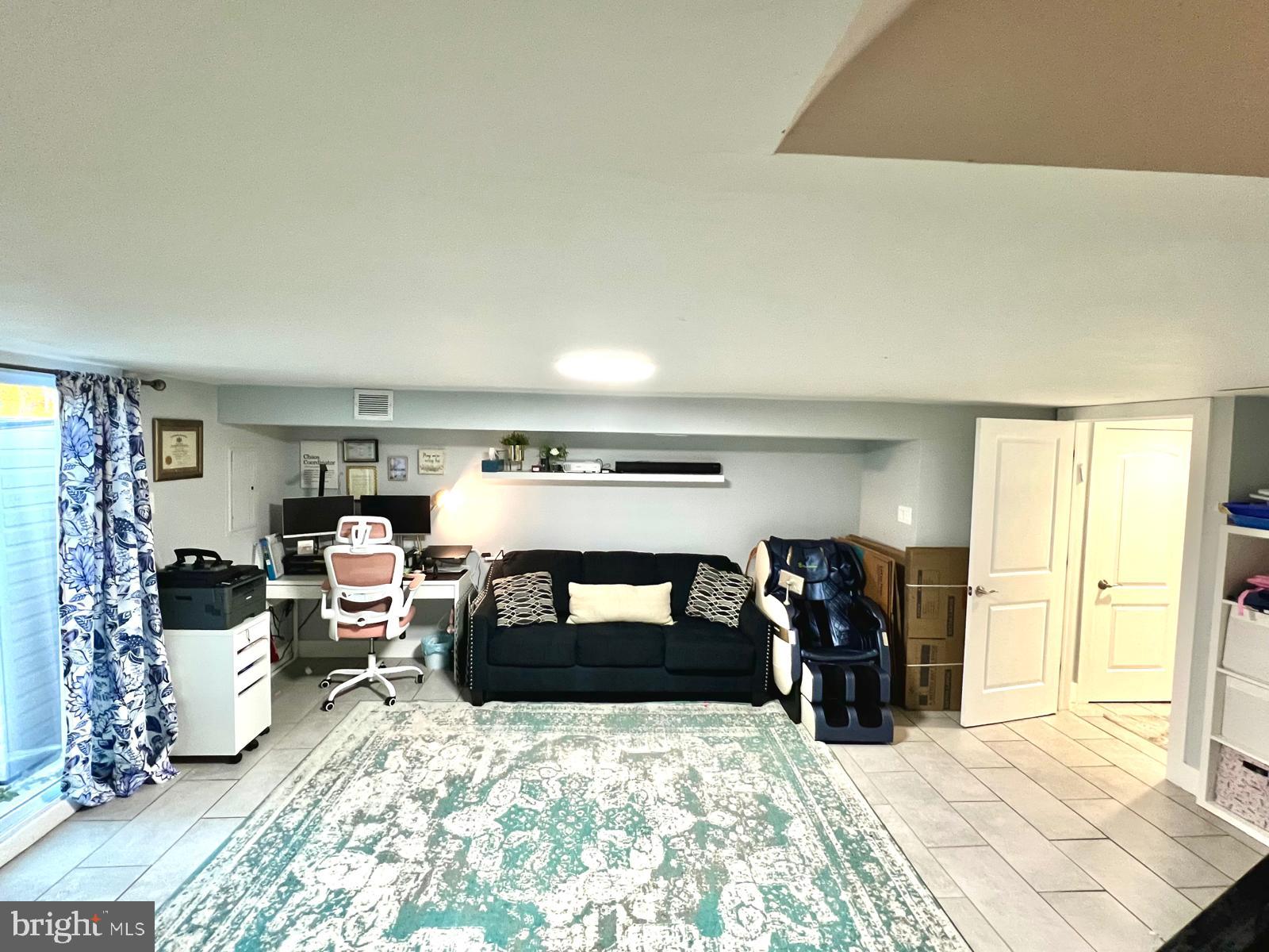 SOMERTON - Residential