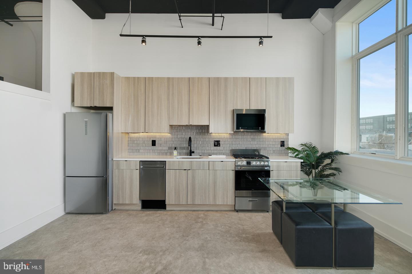 1218 SNYDER AVENUE 5