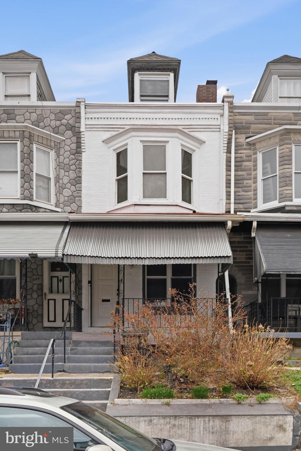 1043 MULBERRY STREET