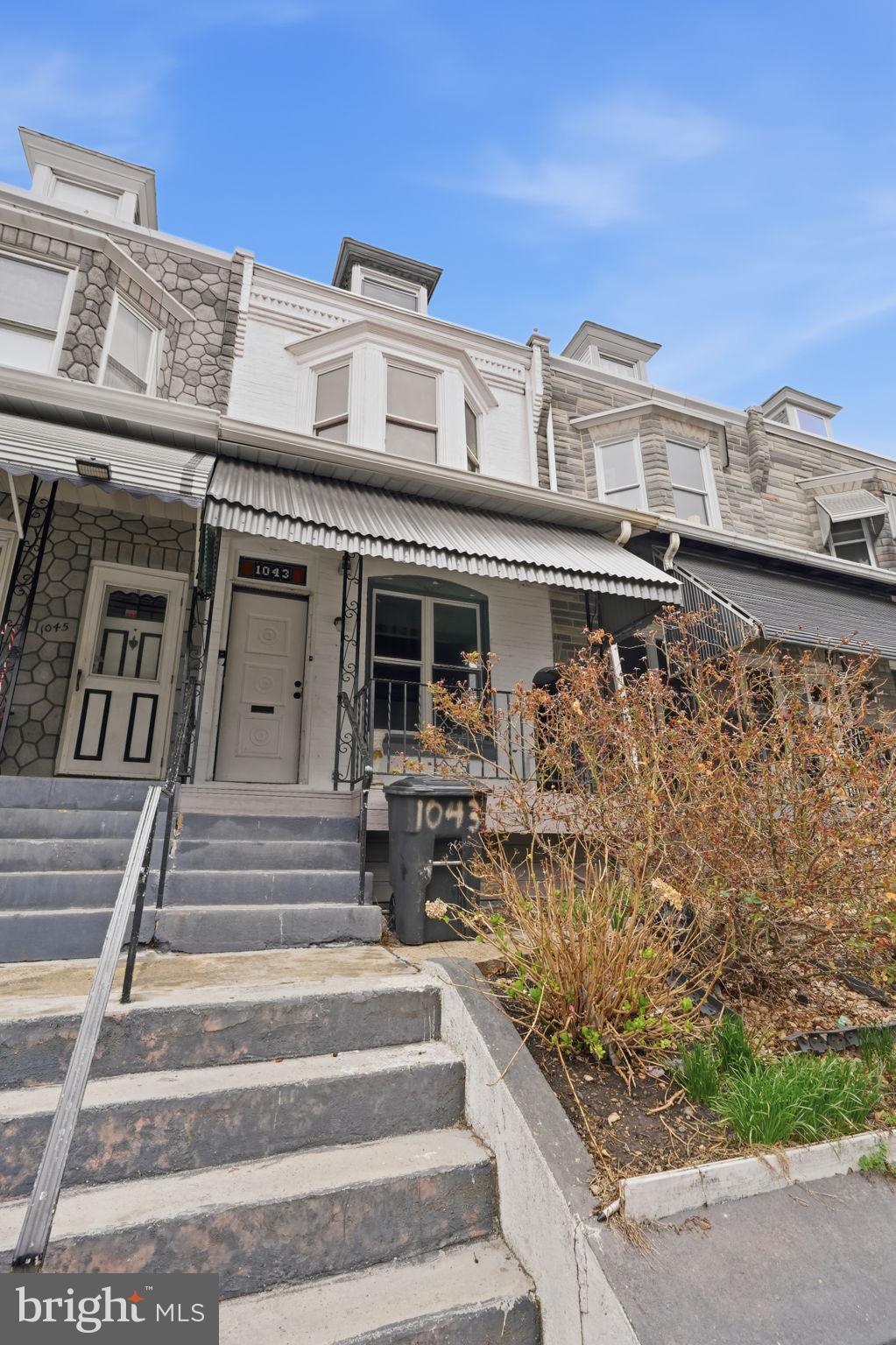 1043 MULBERRY STREET