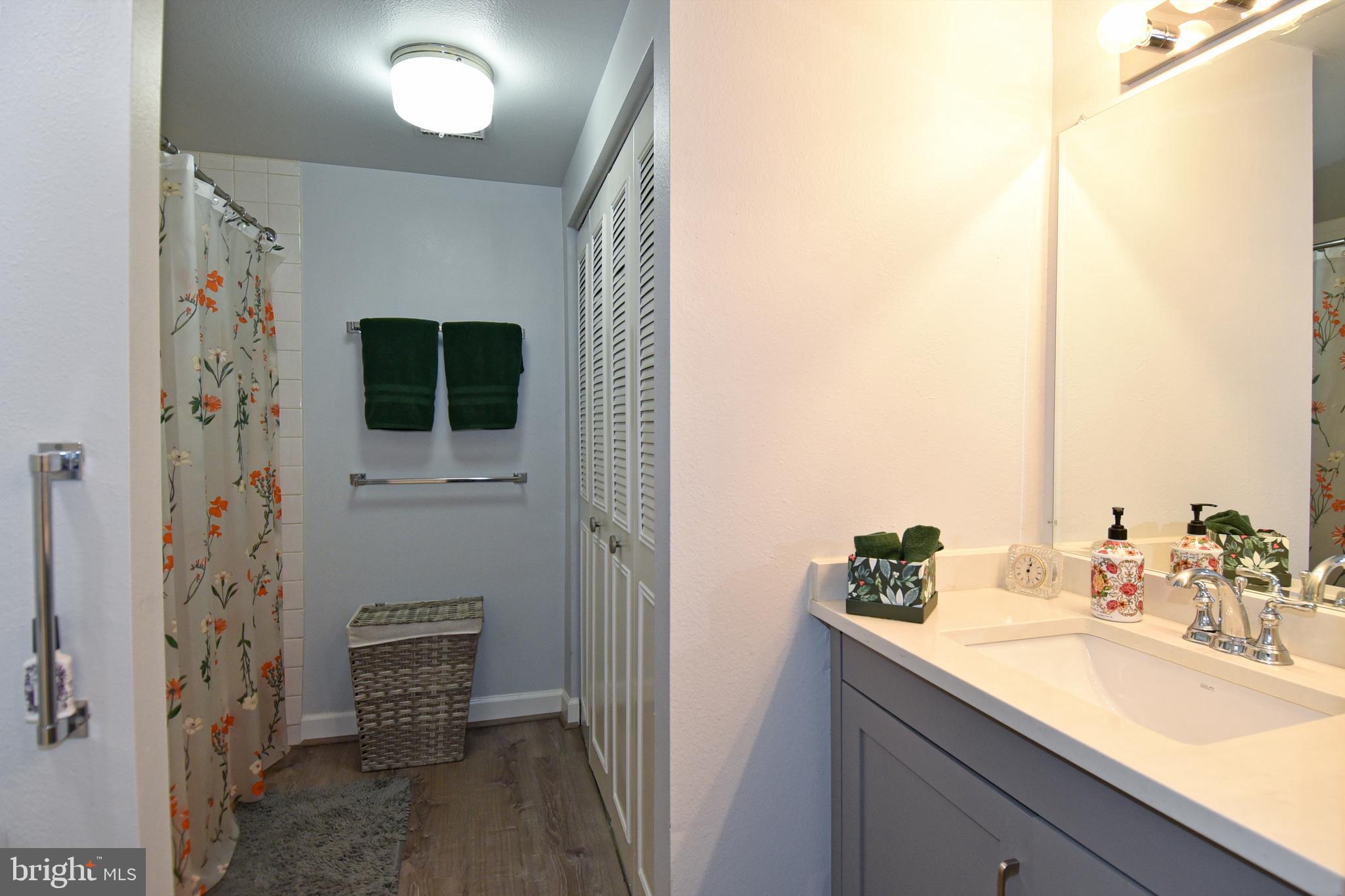 LEISURE WORLD - Residential