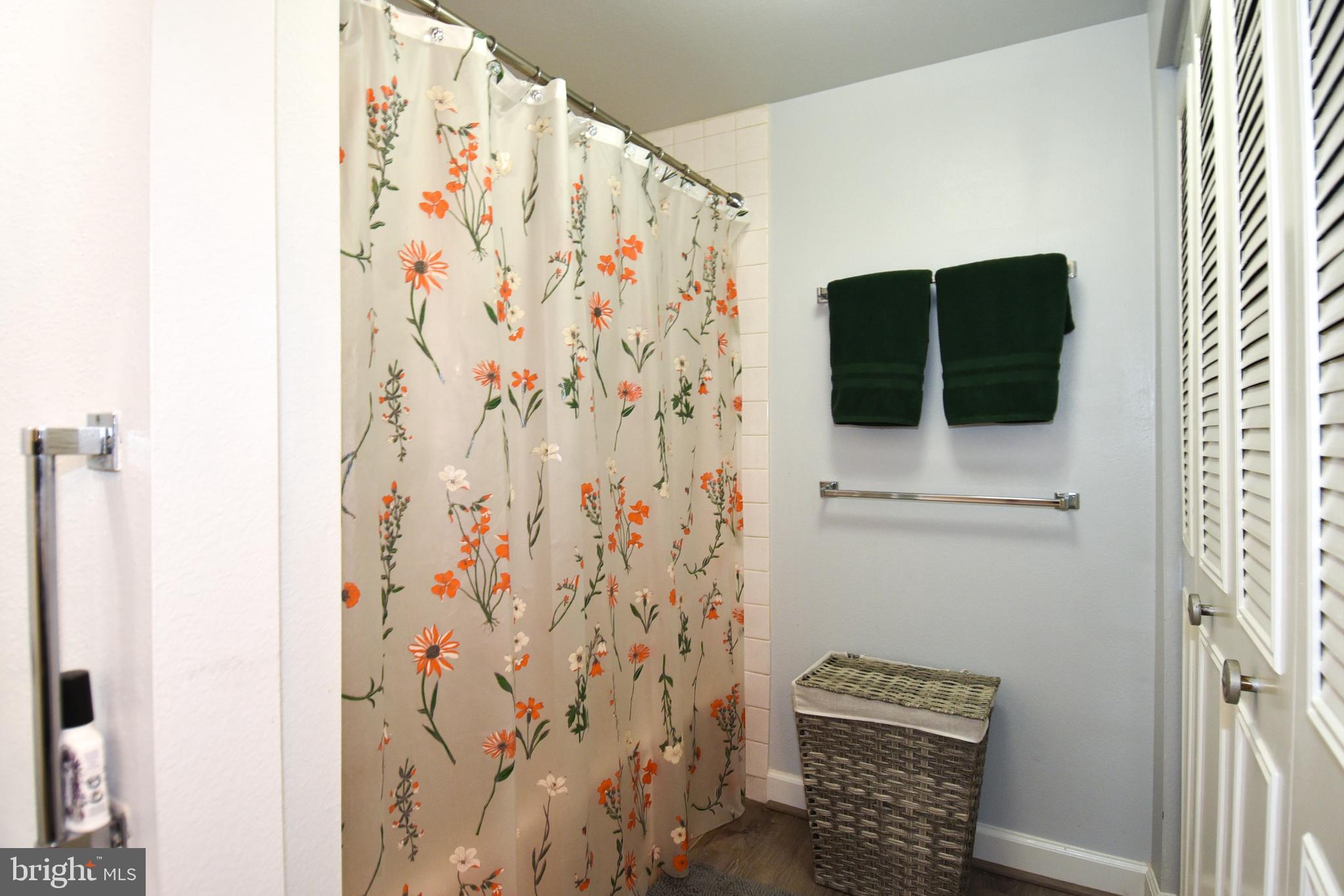 LEISURE WORLD - Residential