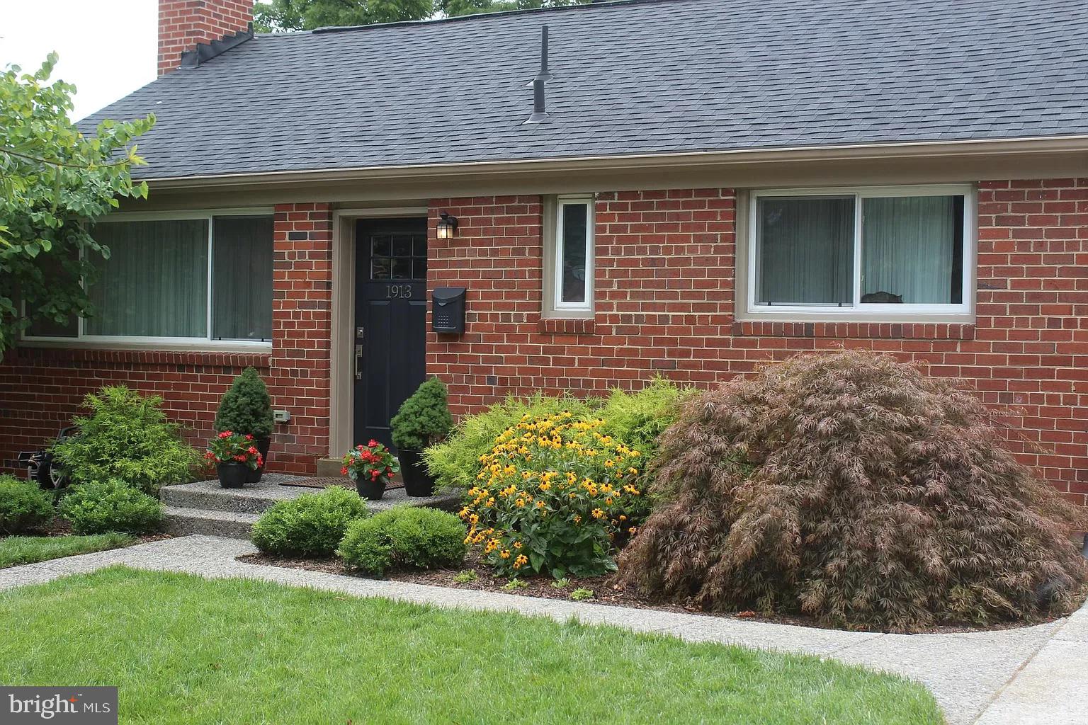 ADELPHI KNOLLS - Residential