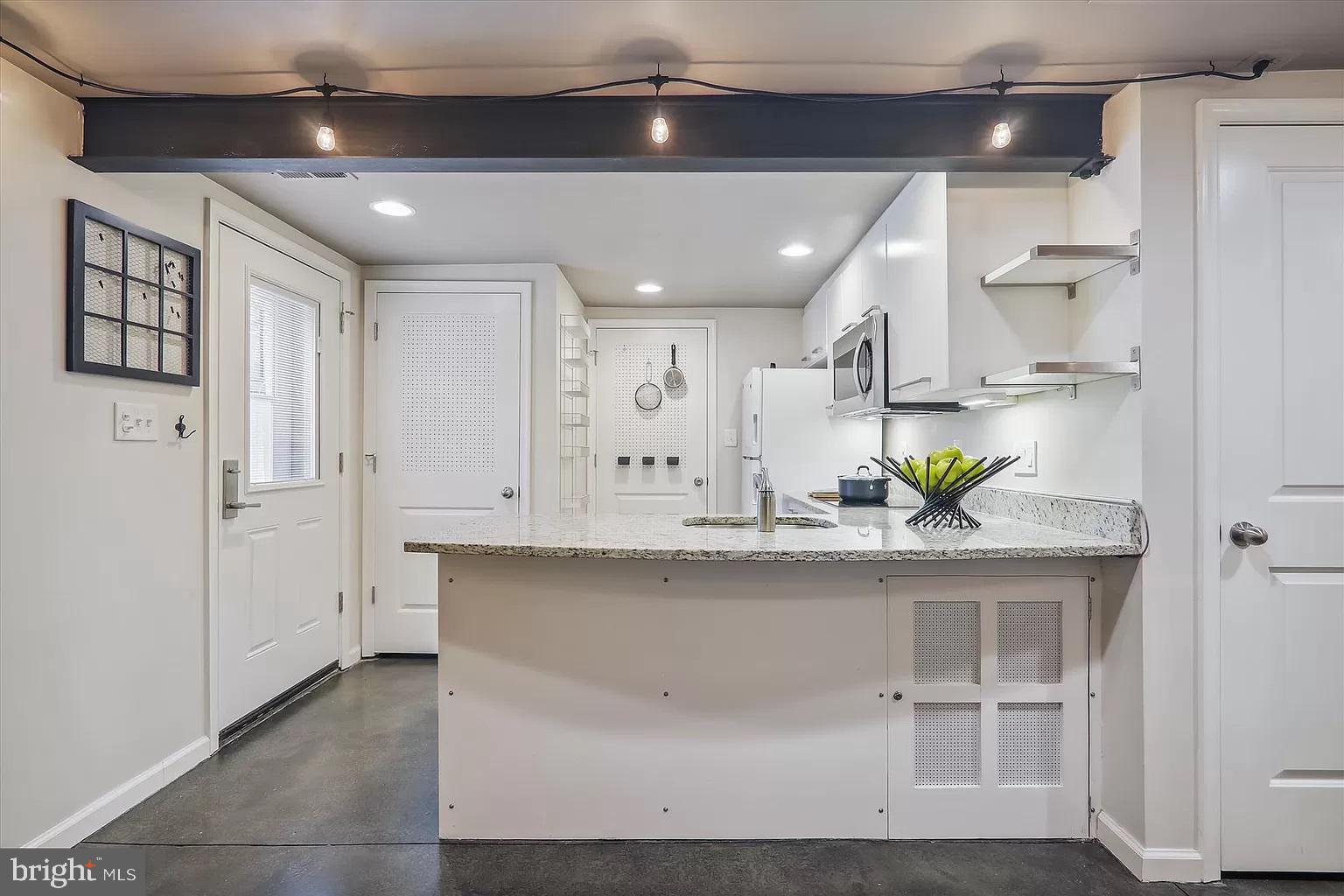 ADELPHI KNOLLS - Residential