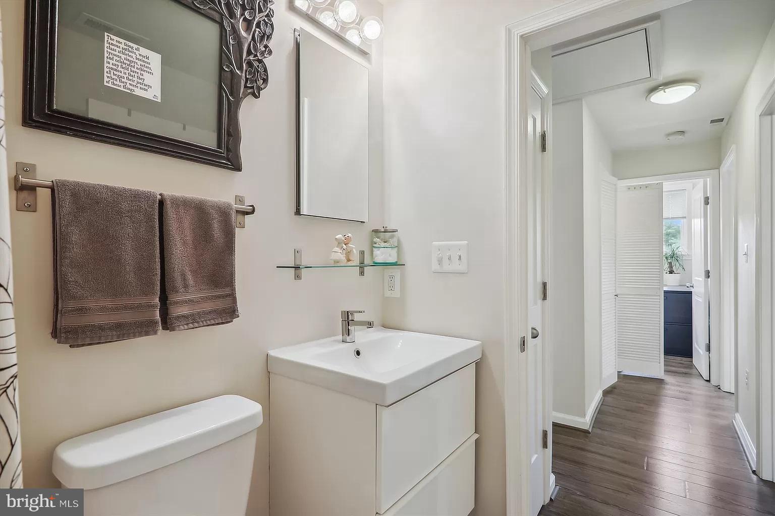 ADELPHI KNOLLS - Residential