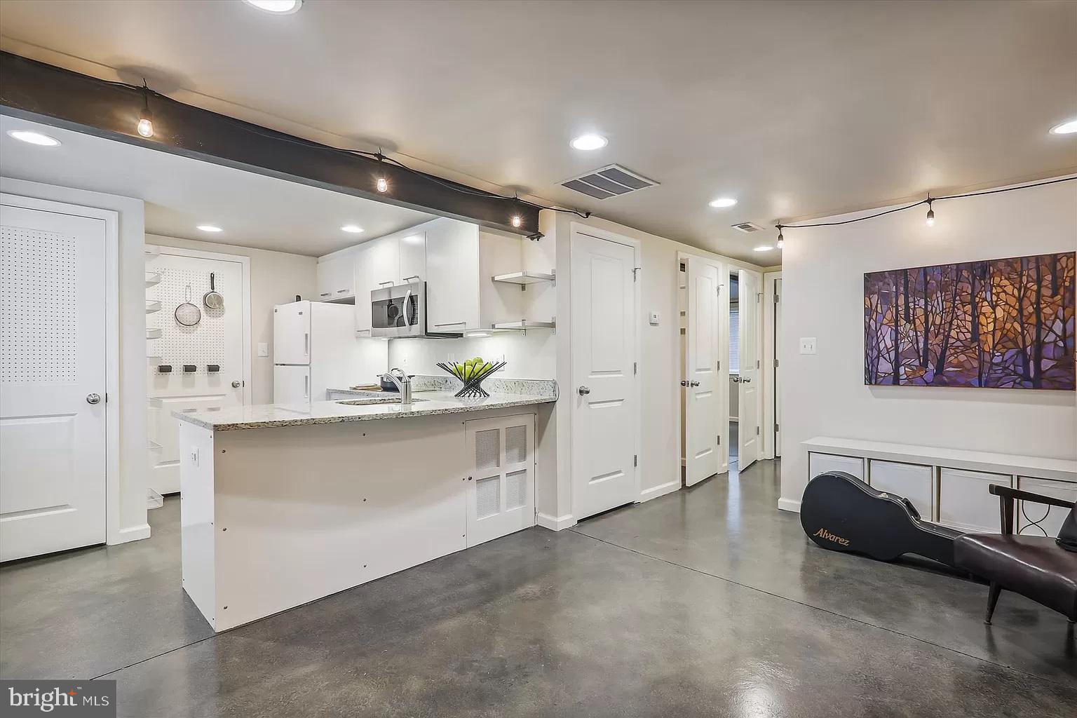 ADELPHI KNOLLS - Residential