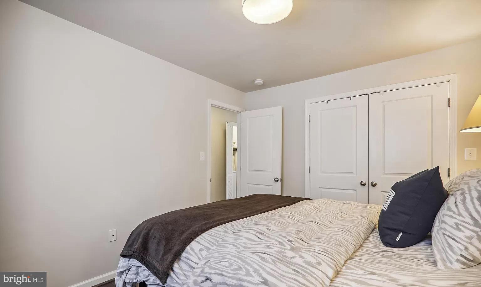 ADELPHI KNOLLS - Residential