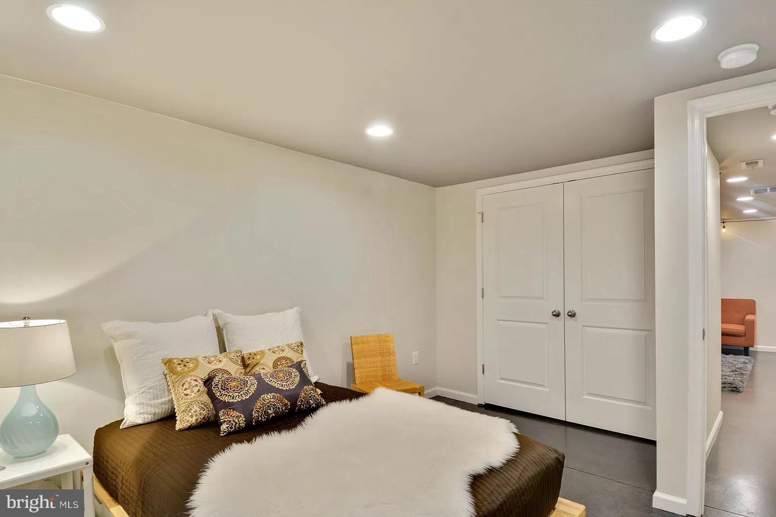 ADELPHI KNOLLS - Residential