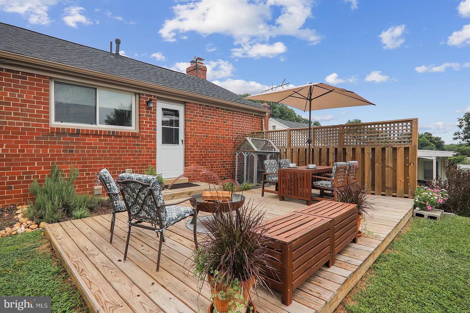 ADELPHI KNOLLS - Residential