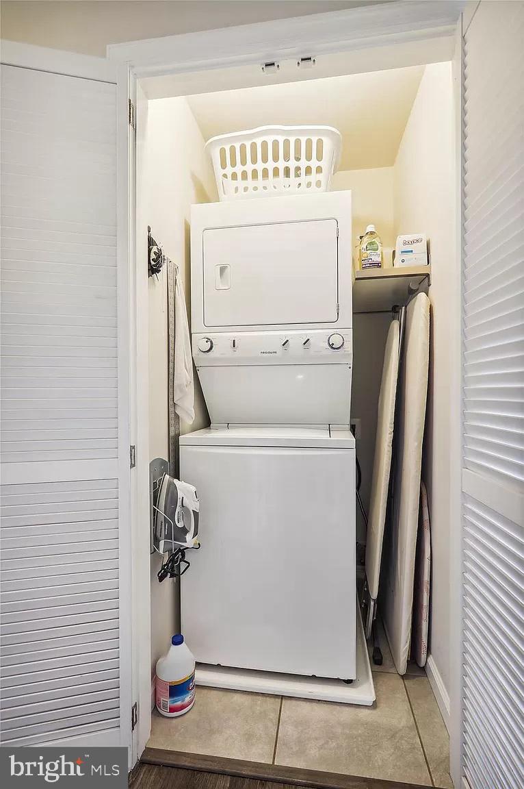 ADELPHI KNOLLS - Residential