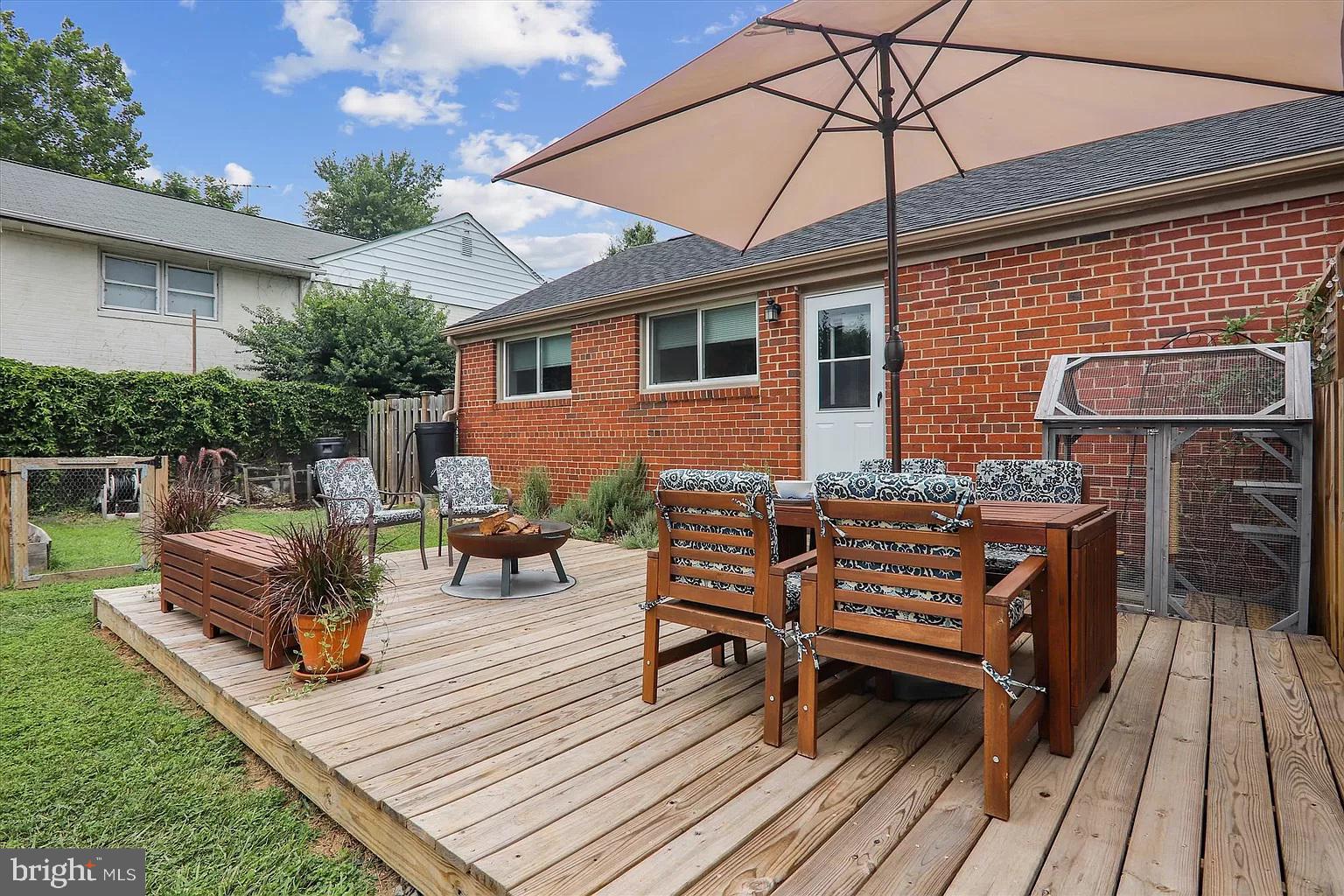 ADELPHI KNOLLS - Residential