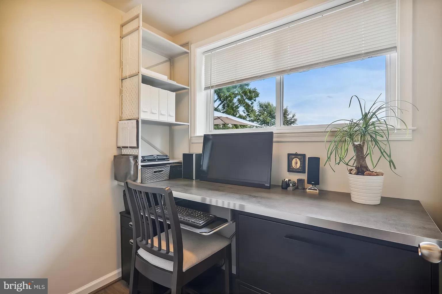 ADELPHI KNOLLS - Residential