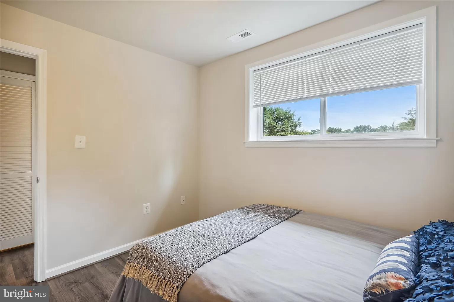 ADELPHI KNOLLS - Residential