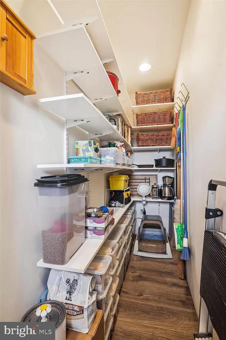 ADELPHI KNOLLS - Residential