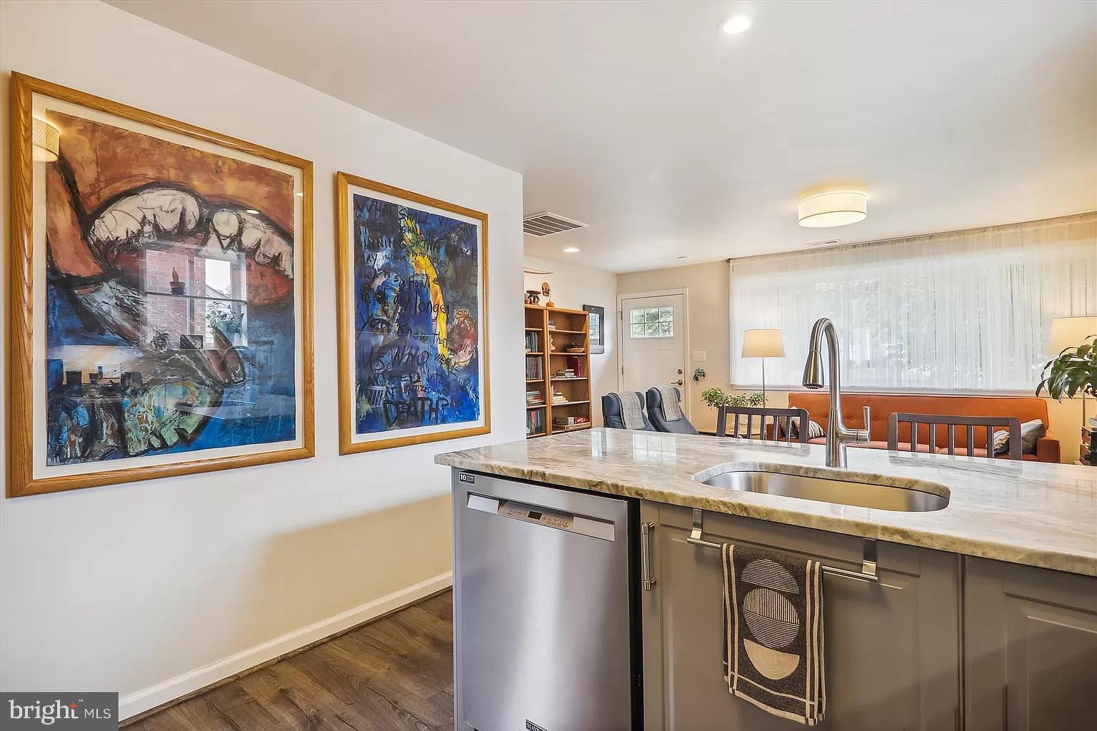 ADELPHI KNOLLS - Residential