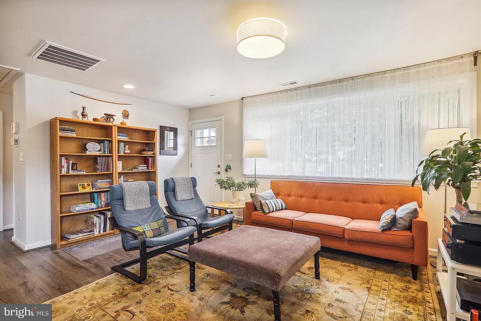 ADELPHI KNOLLS - Residential