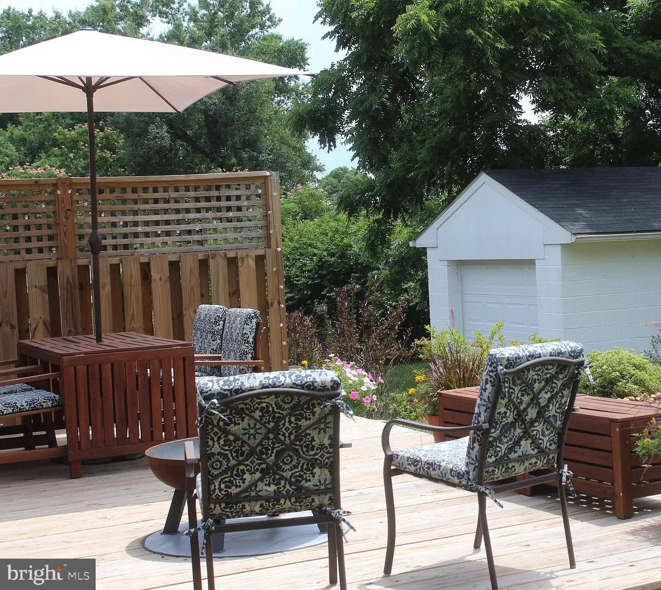 ADELPHI KNOLLS - Residential