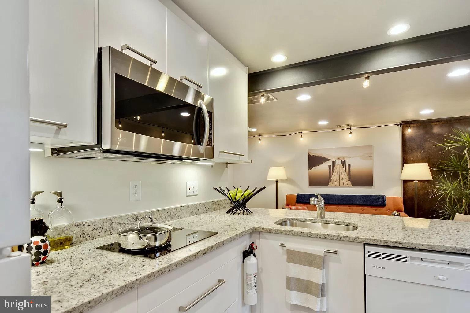 ADELPHI KNOLLS - Residential