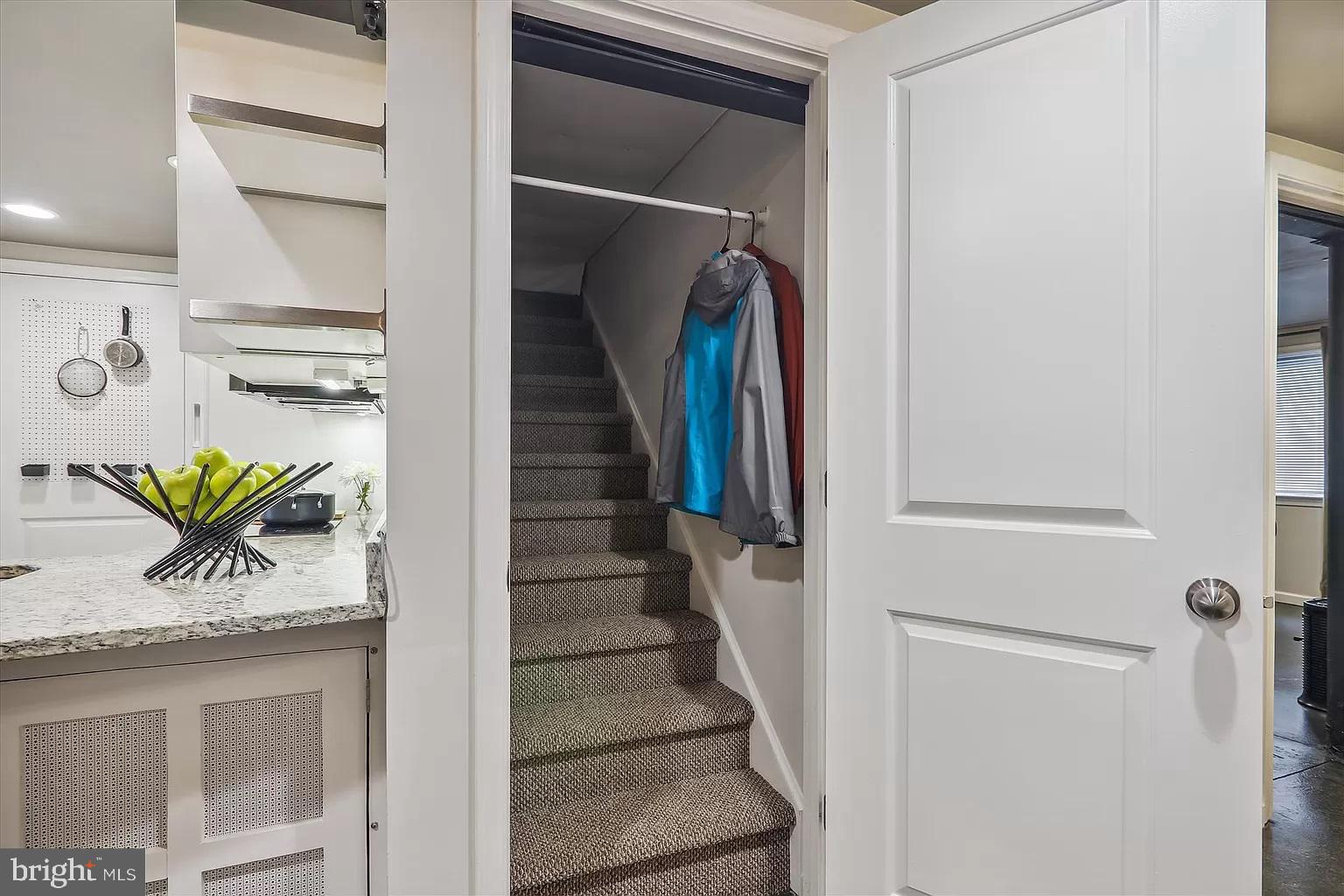 ADELPHI KNOLLS - Residential