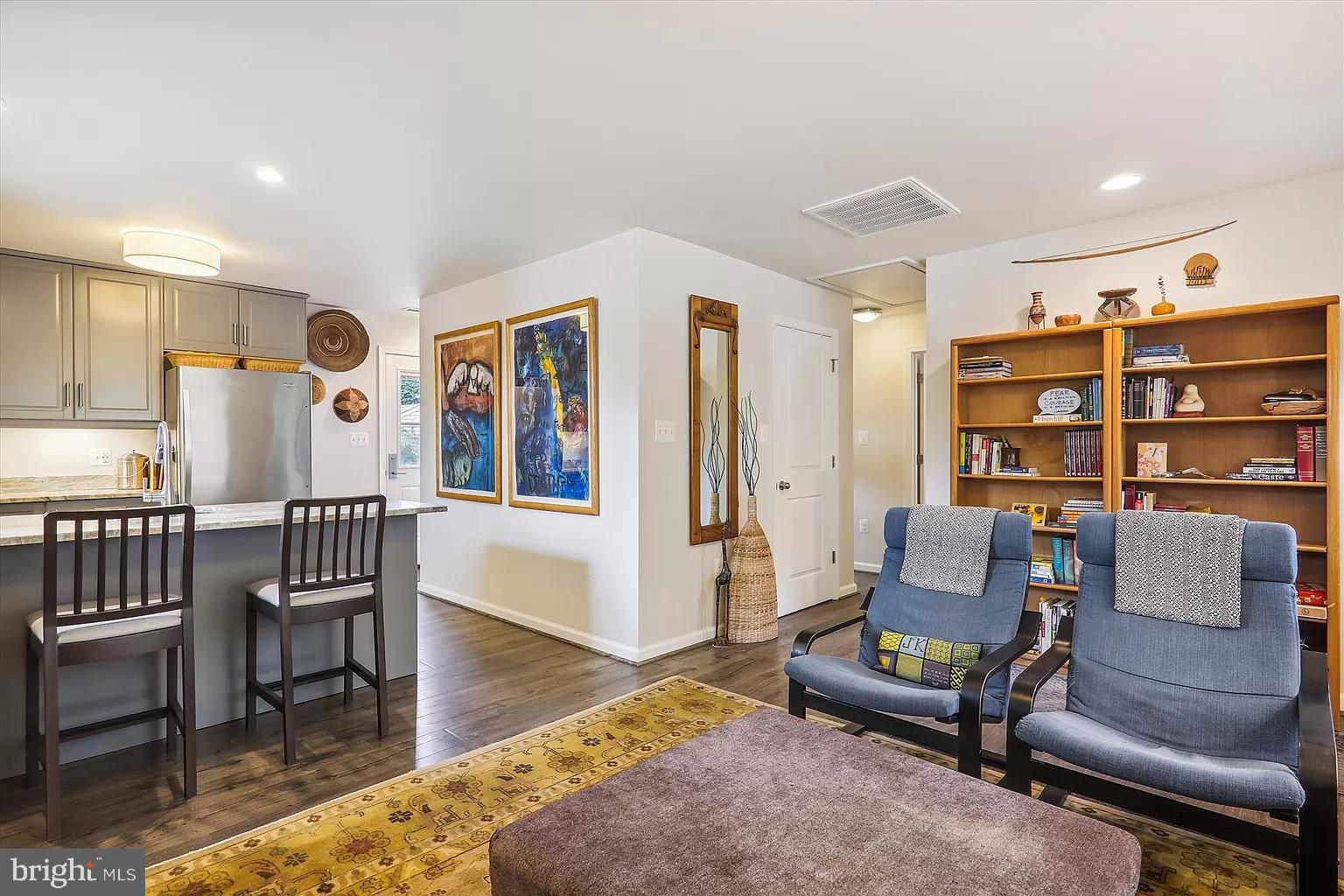 ADELPHI KNOLLS - Residential