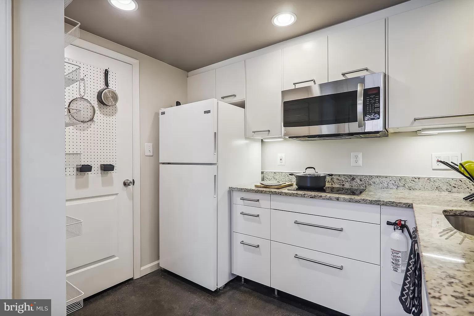 ADELPHI KNOLLS - Residential