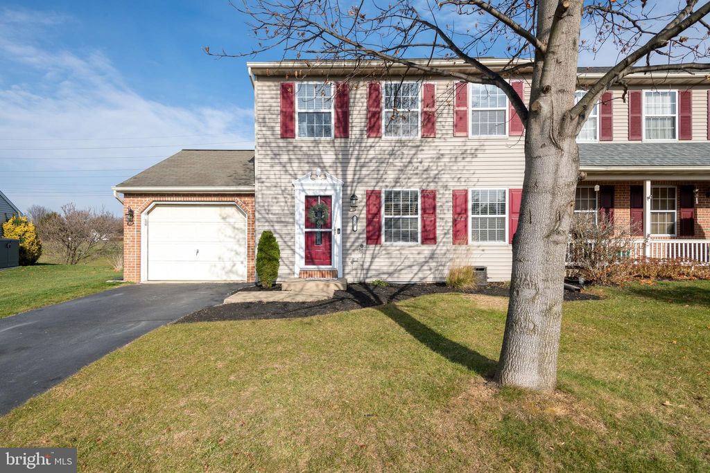 Photo of 55 Chelmsford Drive, Marietta, PA 17547 (MLS # PALA2044240)