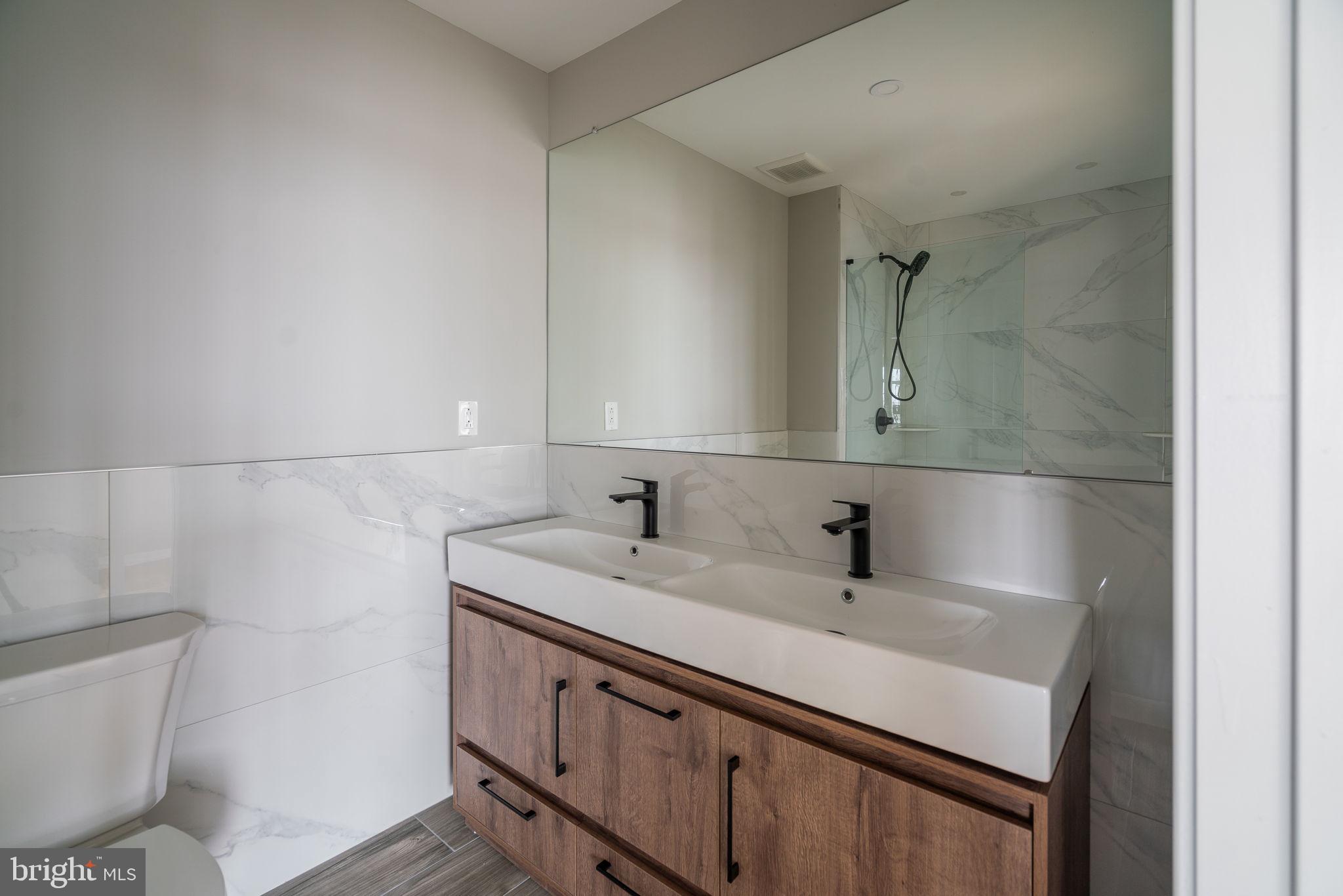 GRADUATE HOSPITAL - Residential Lease