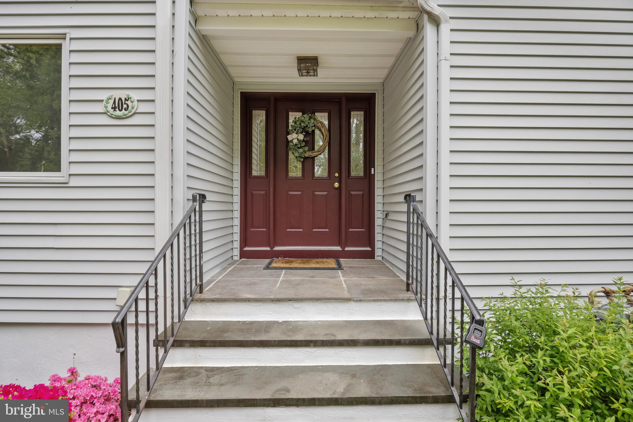 405 HOLLY GLEN DRIVE