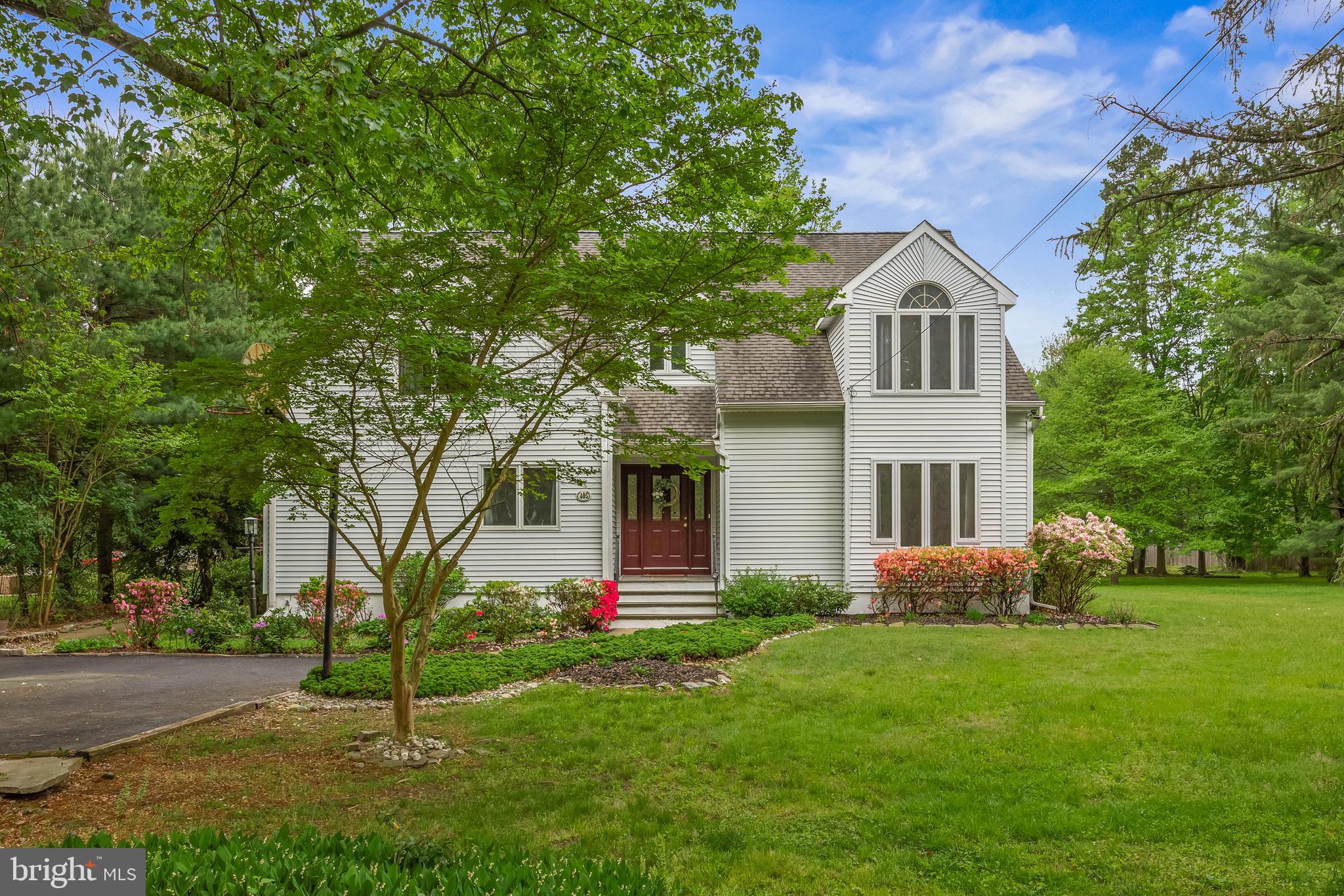 405 HOLLY GLEN DRIVE