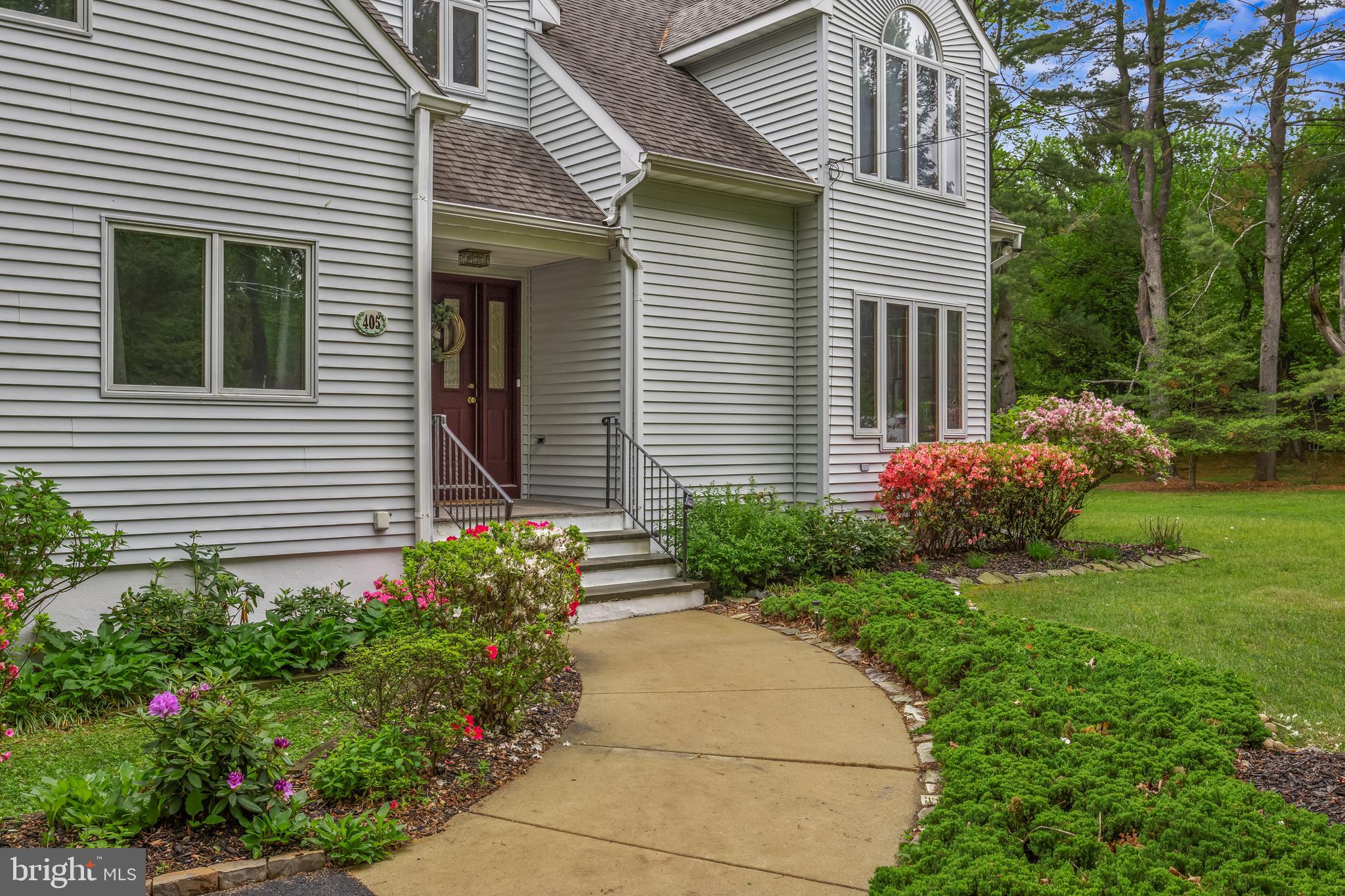 405 HOLLY GLEN DRIVE