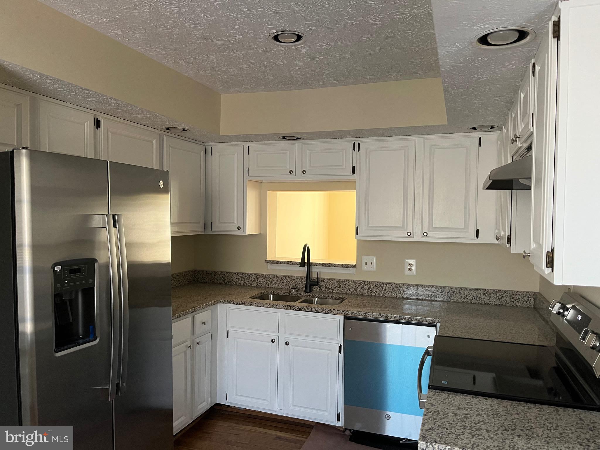 SEVEN OAKS - Residential