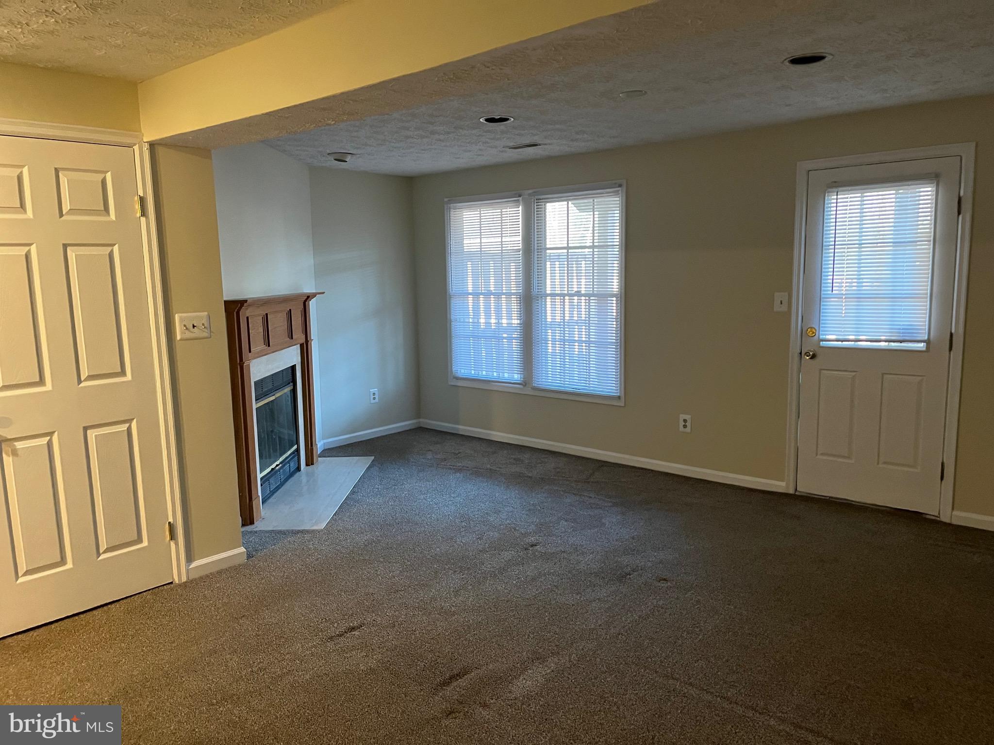 SEVEN OAKS - Residential