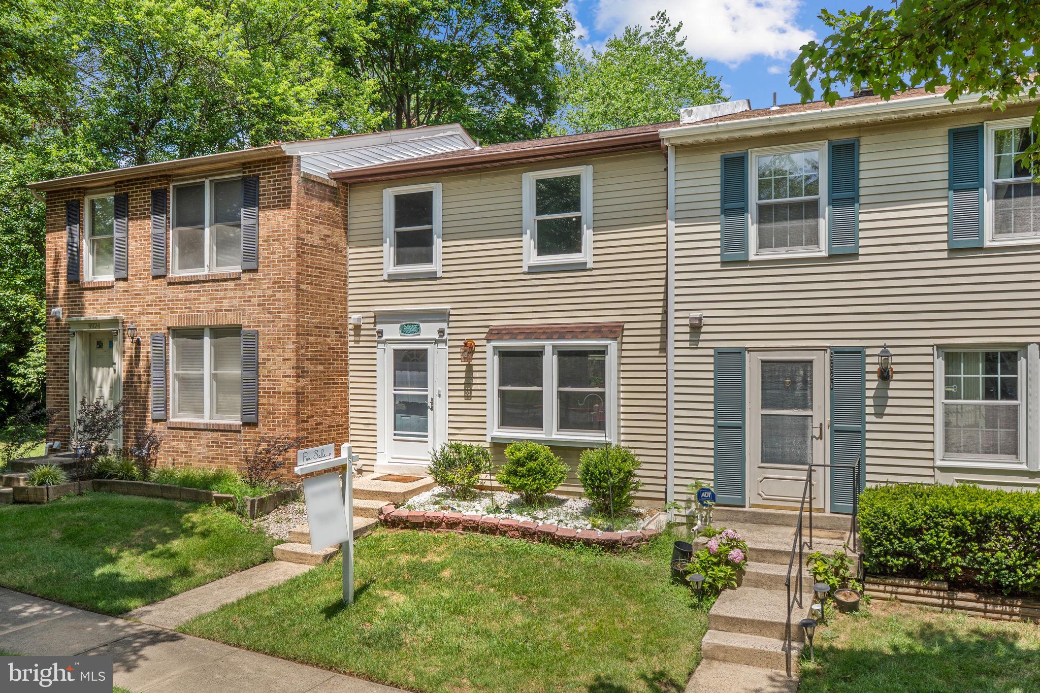 9922 OAKDALE WOODS COURT