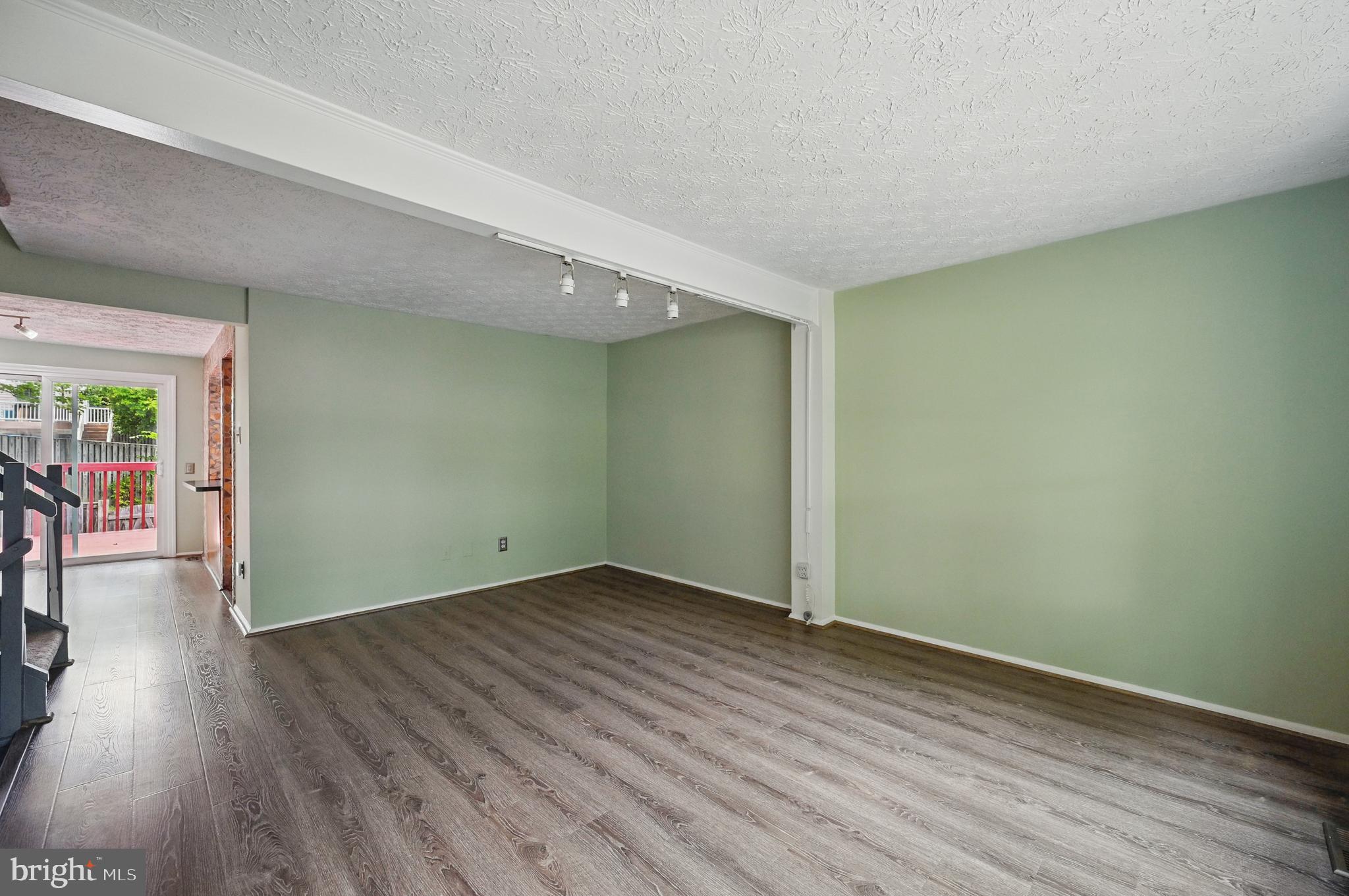 9922 OAKDALE WOODS COURT
