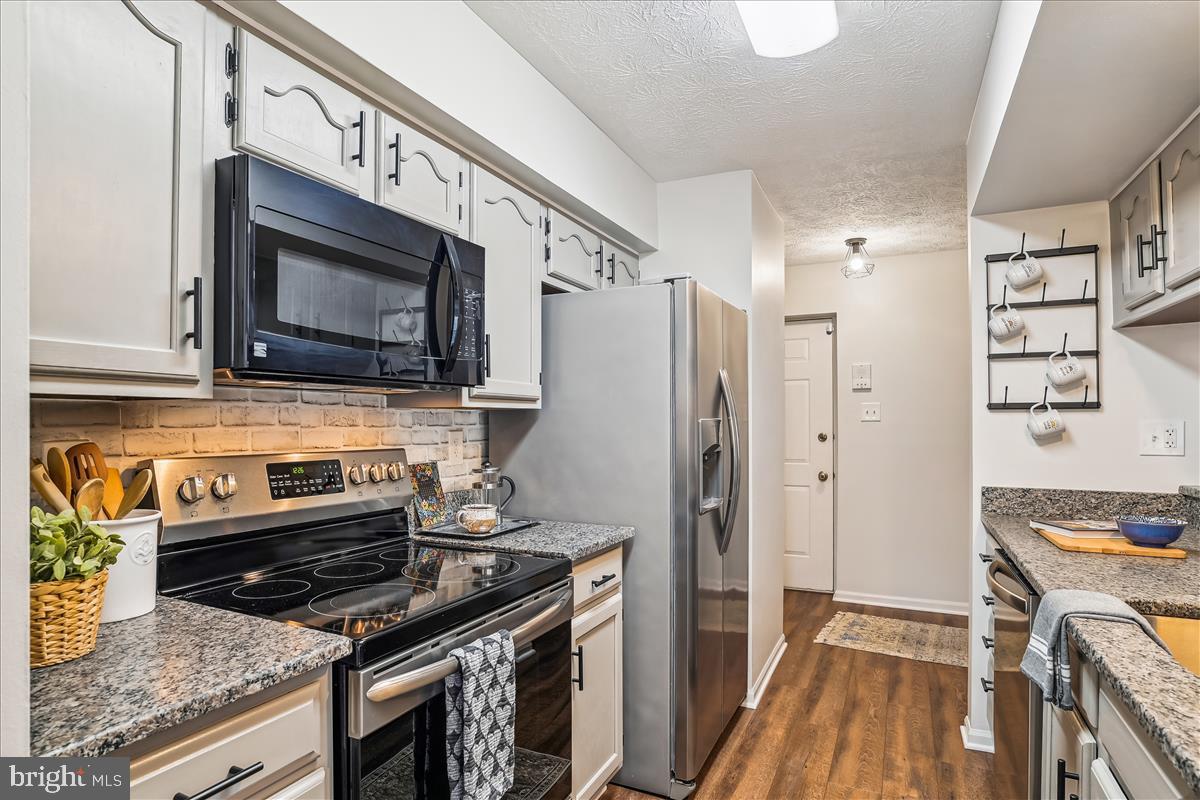 DEEP CREEK COMMONS - Residential