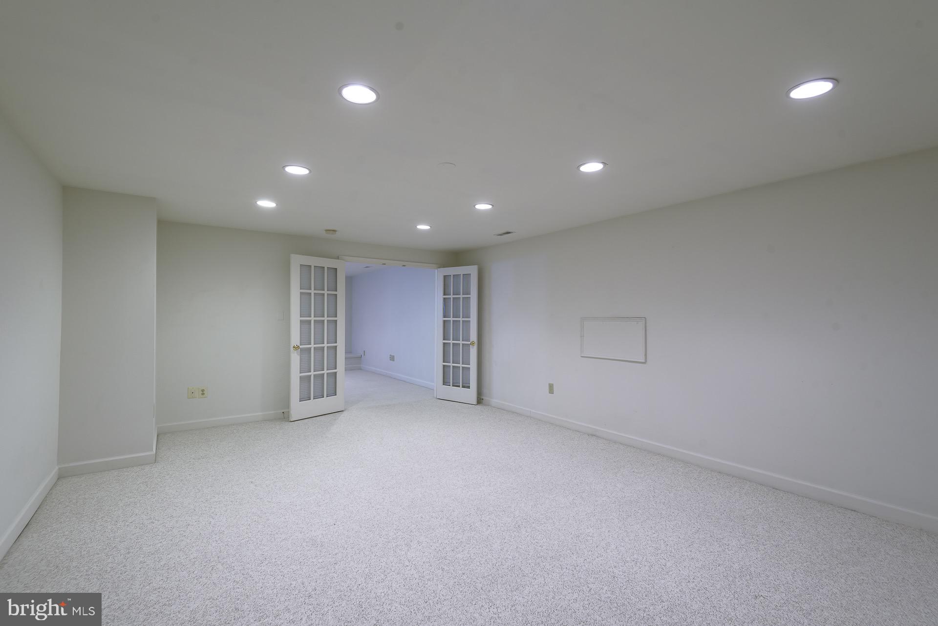 FAIRFAX HILLS - Residential Lease