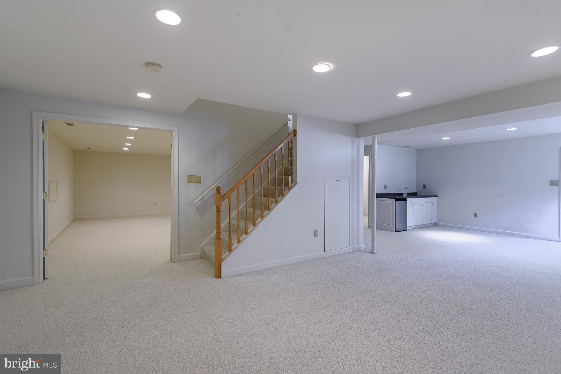 FAIRFAX HILLS - Residential Lease