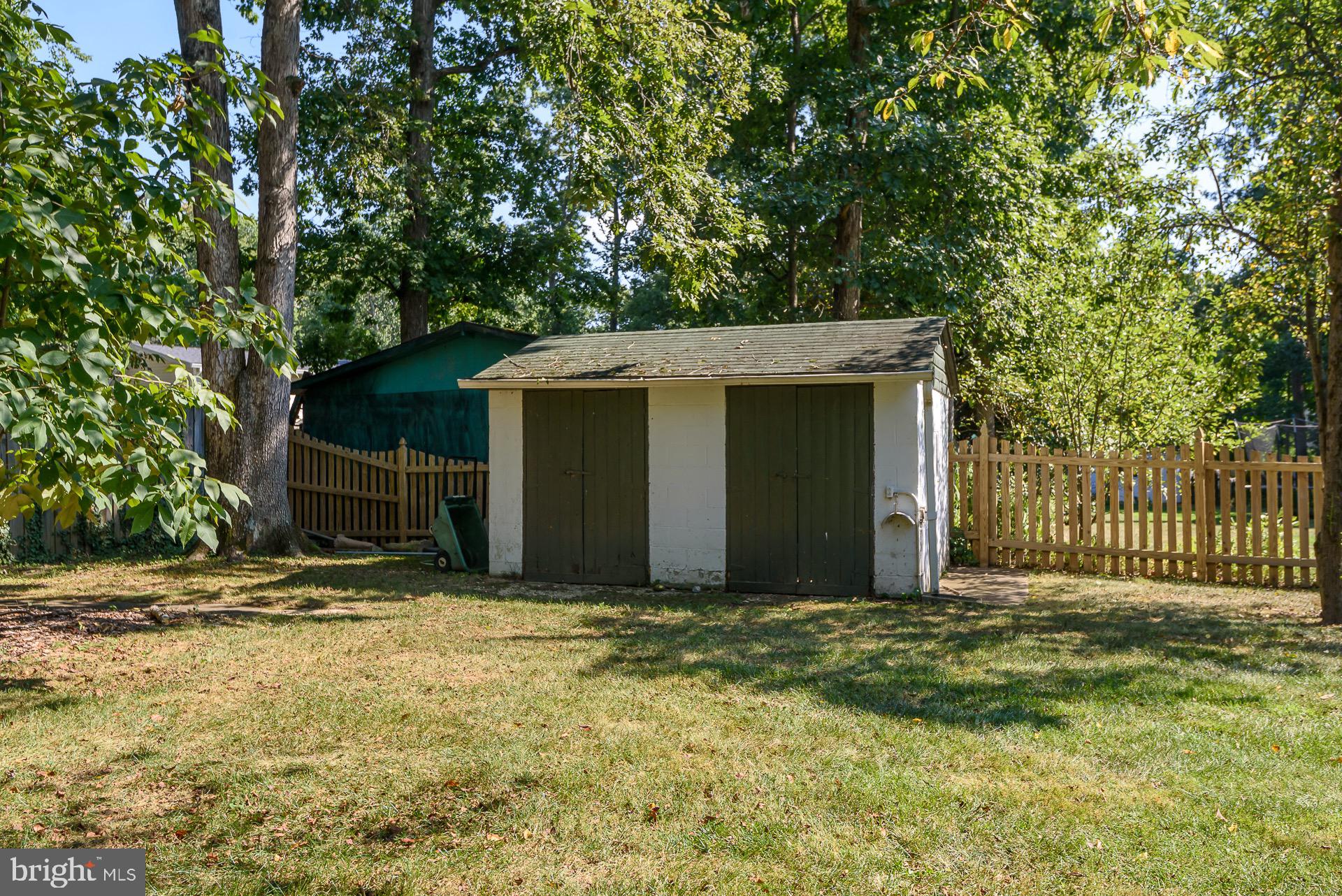 FAIRFAX HILLS - Residential Lease